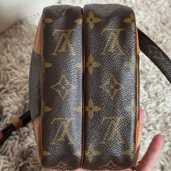 Vintage Luxury LOUIS VUITTON Amazone Crossbody Iconic Coated Canvas Handbag 1989 - Picture 3 of 16